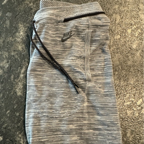 🔥LIKE NEW NIKE TECH GRAY & BLACK / MEDIUM/ 7” - Picture 2 of 7